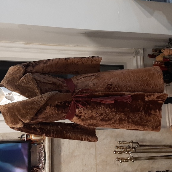 Luxurious Brown real broadtail lamb Fur Coat with Red Belt Fits Small / - Picture 2 of 14